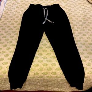 Brand new, Figs scrub bottoms